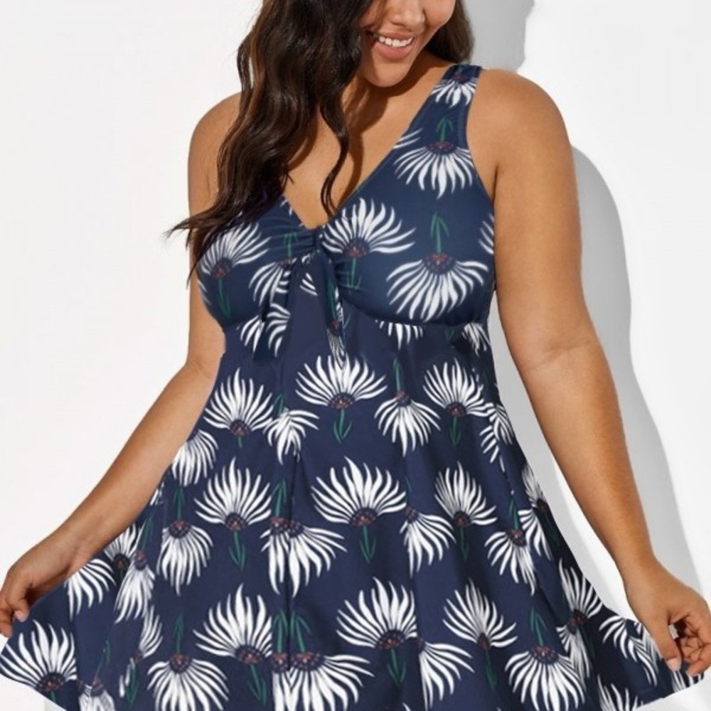 Meet Curve Dusty Blue Floral Print V-Neck  XL NWT